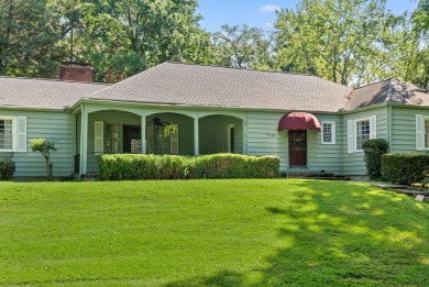 Opportunity knocks with this spacious 3,800 square foot home on Hopkinsville Golf and Country Club in Kentucky - for sale on GolfHomes.com, golf home, golf lot