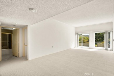 Wonderful single-level home perfectly situated on a peaceful on Leisure Village Par 3 Golf Course in California - for sale on GolfHomes.com, golf home, golf lot