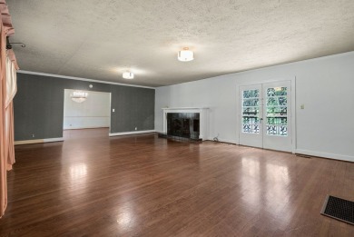 Opportunity knocks with this spacious 3,800 square foot home on Hopkinsville Golf and Country Club in Kentucky - for sale on GolfHomes.com, golf home, golf lot