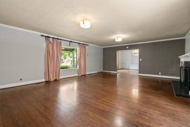 Opportunity knocks with this spacious 3,800 square foot home on Hopkinsville Golf and Country Club in Kentucky - for sale on GolfHomes.com, golf home, golf lot