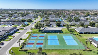 Welcome to this 3 bedroom, 2 bathroom, 2 car garage villa in the on Myerlee Country Club in Florida - for sale on GolfHomes.com, golf home, golf lot
