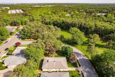Welcome to this charming and well-maintained 2-bedroom on Lions Head Country Club in New Jersey - for sale on GolfHomes.com, golf home, golf lot