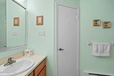 Welcome to this charming and well-maintained 2-bedroom on Lions Head Country Club in New Jersey - for sale on GolfHomes.com, golf home, golf lot