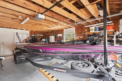 Wake up to lake life done right at this 2 bed, 2 bath home near on Rayburn Country Club in Texas - for sale on GolfHomes.com, golf home, golf lot