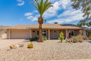 Fabulous home on the 17th hole of the Ahwatukee Country Club on Ahwatukee Country Club in Arizona - for sale on GolfHomes.com, golf home, golf lot