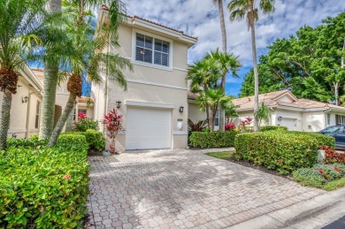 Come into this open floor plan, golf course home located on on Ibis Golf and Country Club in Florida - for sale on GolfHomes.com, golf home, golf lot