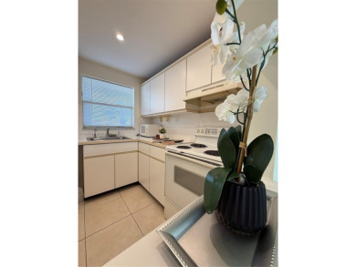 Freshly painted 1-bedroom, 1-bathroom condo located on the on Sunrise Lakes Phase III in Florida - for sale on GolfHomes.com, golf home, golf lot