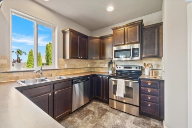 MLS# 284223 Welcome to this move-in-ready 4-bedroom, 2.5-bath on Horn Rapids Golf Club in Washington - for sale on GolfHomes.com, golf home, golf lot
