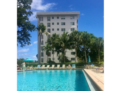 Spacious and updated 3BD/2BA condo in Pompano Beach. This bright on Palm-Aire Country Club and Resort - Palms in Florida - for sale on GolfHomes.com, golf home, golf lot