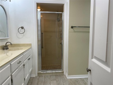 Short Sale. NEW PRICE -- $184,900. Located in the gated 55+ on Falcon Watch Golf Club in Florida - for sale on GolfHomes.com, golf home, golf lot