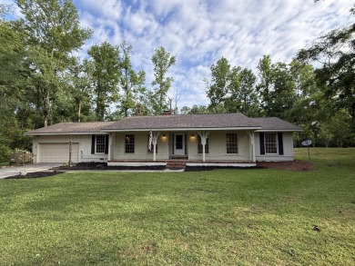 Charming Ranch Home on the Fairway in Belle Meade! Welcome to on Belle Meade Country Club in Georgia - for sale on GolfHomes.com, golf home, golf lot
