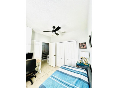 Beautiful and remodeled townhouse with 4 bedrooms and 3 full on Country Club of Miami in Florida - for sale on GolfHomes.com, golf home, golf lot