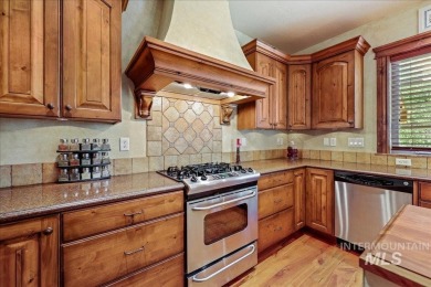 Stunning McCall Condo in Unbeatable Location -Nestled just  1/4 on McCall Municipal Golf Course in Idaho - for sale on GolfHomes.com, golf home, golf lot