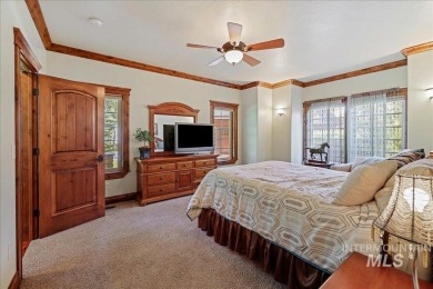 Stunning McCall Condo in Unbeatable Location -Nestled just  1/4 on McCall Municipal Golf Course in Idaho - for sale on GolfHomes.com, golf home, golf lot