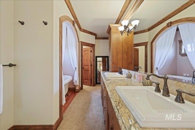 Stunning McCall Condo in Unbeatable Location -Nestled just  1/4 on McCall Municipal Golf Course in Idaho - for sale on GolfHomes.com, golf home, golf lot