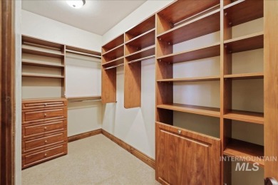Stunning McCall Condo in Unbeatable Location -Nestled just  1/4 on McCall Municipal Golf Course in Idaho - for sale on GolfHomes.com, golf home, golf lot