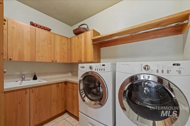 Stunning McCall Condo in Unbeatable Location -Nestled just  1/4 on McCall Municipal Golf Course in Idaho - for sale on GolfHomes.com, golf home, golf lot