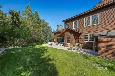 Stunning McCall Condo in Unbeatable Location -Nestled just  1/4 on McCall Municipal Golf Course in Idaho - for sale on GolfHomes.com, golf home, golf lot