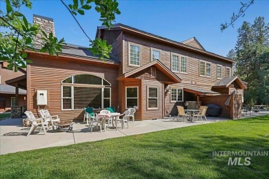 Stunning McCall Condo in Unbeatable Location -Nestled just  1/4 on McCall Municipal Golf Course in Idaho - for sale on GolfHomes.com, golf home, golf lot