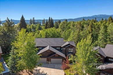 Stunning McCall Condo in Unbeatable Location -Nestled just  1/4 on McCall Municipal Golf Course in Idaho - for sale on GolfHomes.com, golf home, golf lot