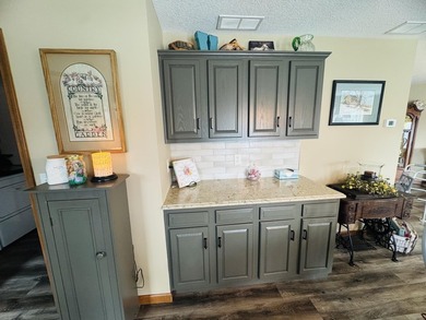 Beautiful Golf Course Living! 3 Beds/ 2 baths/ Open Floor plan on Lynx Golf Course in Ohio - for sale on GolfHomes.com, golf home, golf lot