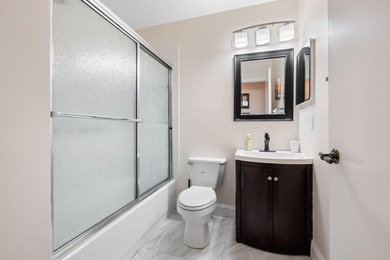 Welcome to resort living without mandatory membership. Lakeview on Aberdeen Golf and Country Club in Florida - for sale on GolfHomes.com, golf home, golf lot