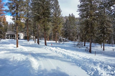 This .3 acre building lot sits perched above the beautiful Jug on Jug Mountain Ranch Golf Course in Idaho - for sale on GolfHomes.com, golf home, golf lot