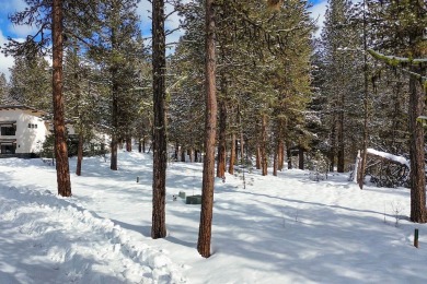 This .3 acre building lot sits perched above the beautiful Jug on Jug Mountain Ranch Golf Course in Idaho - for sale on GolfHomes.com, golf home, golf lot