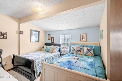 'CURRENTLY UNDER CONTRACT, SELLER WILL CONSIDER BACK UP OFFERS.' on Holiday Golf Club in Florida - for sale on GolfHomes.com, golf home, golf lot