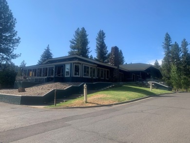 This Meadowcreek treasure spans 0.72 acres and is beautifully on Meadowcreek Golf Resort in Idaho - for sale on GolfHomes.com, golf home, golf lot