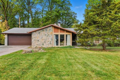 Welcome to this well-loved spacious 3-bedroom 2 full bath ranch on McMillen Park Golf Course in Indiana - for sale on GolfHomes.com, golf home, golf lot