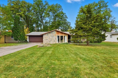 Welcome to this well-loved spacious 3-bedroom 2 full bath ranch on McMillen Park Golf Course in Indiana - for sale on GolfHomes.com, golf home, golf lot