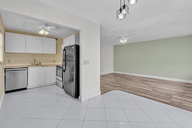 Light and bright 2/2 condo in Kings Point Golf & Country Club w/ on Kings Point Golf -Flanders Way in Florida - for sale on GolfHomes.com, golf home, golf lot