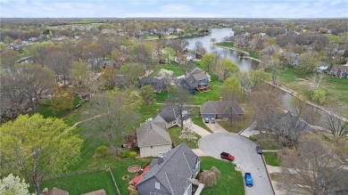 Move-in ready with soaring vaulted ceilings and an abundance of on Lakewood Oaks Golf Club, Ltd. in Missouri - for sale on GolfHomes.com, golf home, golf lot