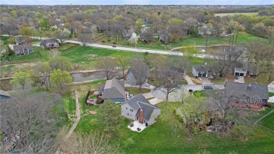 Move-in ready with soaring vaulted ceilings and an abundance of on Lakewood Oaks Golf Club, Ltd. in Missouri - for sale on GolfHomes.com, golf home, golf lot