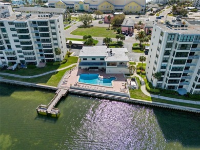 Estate Sale, 1-Bedroom, 1-bathroom condo overlooking the on The Dunedin Country Club in Florida - for sale on GolfHomes.com, golf home, golf lot