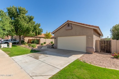 Discover the perfect blend of beauty, convenience and community on Red Mountain Ranch Country Club in Arizona - for sale on GolfHomes.com, golf home, golf lot