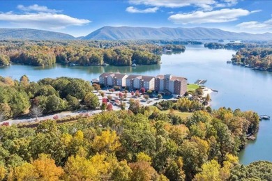 Beautifully updated Studio at The Pointe in Mariners Landing  A on Mariners Landing Golf and Country Club in Virginia - for sale on GolfHomes.com, golf home, golf lot