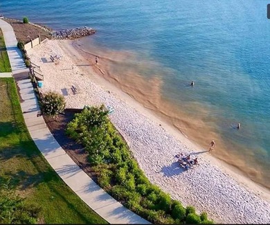 Beautifully updated Studio at The Pointe in Mariners Landing  A on Mariners Landing Golf and Country Club in Virginia - for sale on GolfHomes.com, golf home, golf lot