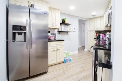 Welcome to this beautiful fully remodeled space! Bathrooms on Inverrary Country Club in Florida - for sale on GolfHomes.com, golf home, golf lot