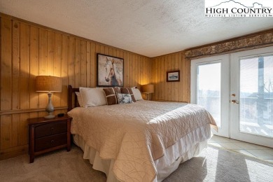UPDATED mountain condo with sunset and long-range views! This on Beech Mountain Club in North Carolina - for sale on GolfHomes.com, golf home, golf lot