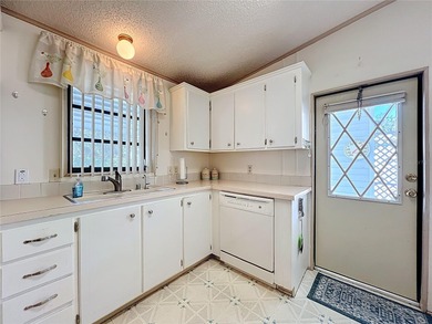 Welcome to 25125 Bellevue, located in the Plantation at Leesburg on Plantation Golf Club in Florida - for sale on GolfHomes.com, golf home, golf lot