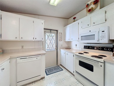 Welcome to 25125 Bellevue, located in the Plantation at Leesburg on Plantation Golf Club in Florida - for sale on GolfHomes.com, golf home, golf lot