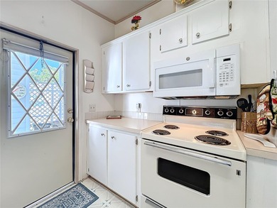 Welcome to 25125 Bellevue, located in the Plantation at Leesburg on Plantation Golf Club in Florida - for sale on GolfHomes.com, golf home, golf lot