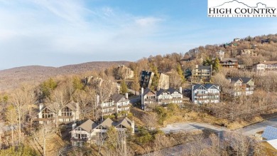 UPDATED mountain condo with sunset and long-range views! This on Beech Mountain Club in North Carolina - for sale on GolfHomes.com, golf home, golf lot
