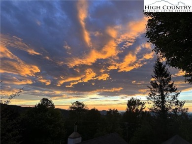 UPDATED mountain condo with sunset and long-range views! This on Beech Mountain Club in North Carolina - for sale on GolfHomes.com, golf home, golf lot