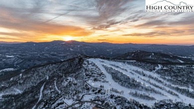 UPDATED mountain condo with sunset and long-range views! This on Beech Mountain Club in North Carolina - for sale on GolfHomes.com, golf home, golf lot