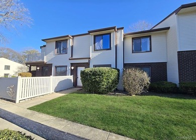 Welcome to 79 Birchwood Road! This Upper Lamont Model is a on Bretton Woods Country Club in New York - for sale on GolfHomes.com, golf home, golf lot