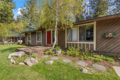 Discover the perfect blend of comfort and convenience in this on McCall Municipal Golf Course in Idaho - for sale on GolfHomes.com, golf home, golf lot