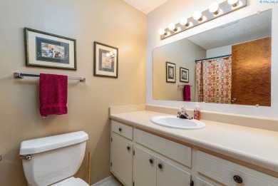 MLS# 284239 Welcome home! Nestled in a cul-de-sac, this charming on Meadow Springs Country Club in Washington - for sale on GolfHomes.com, golf home, golf lot